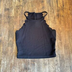 Scalloped cropped tank